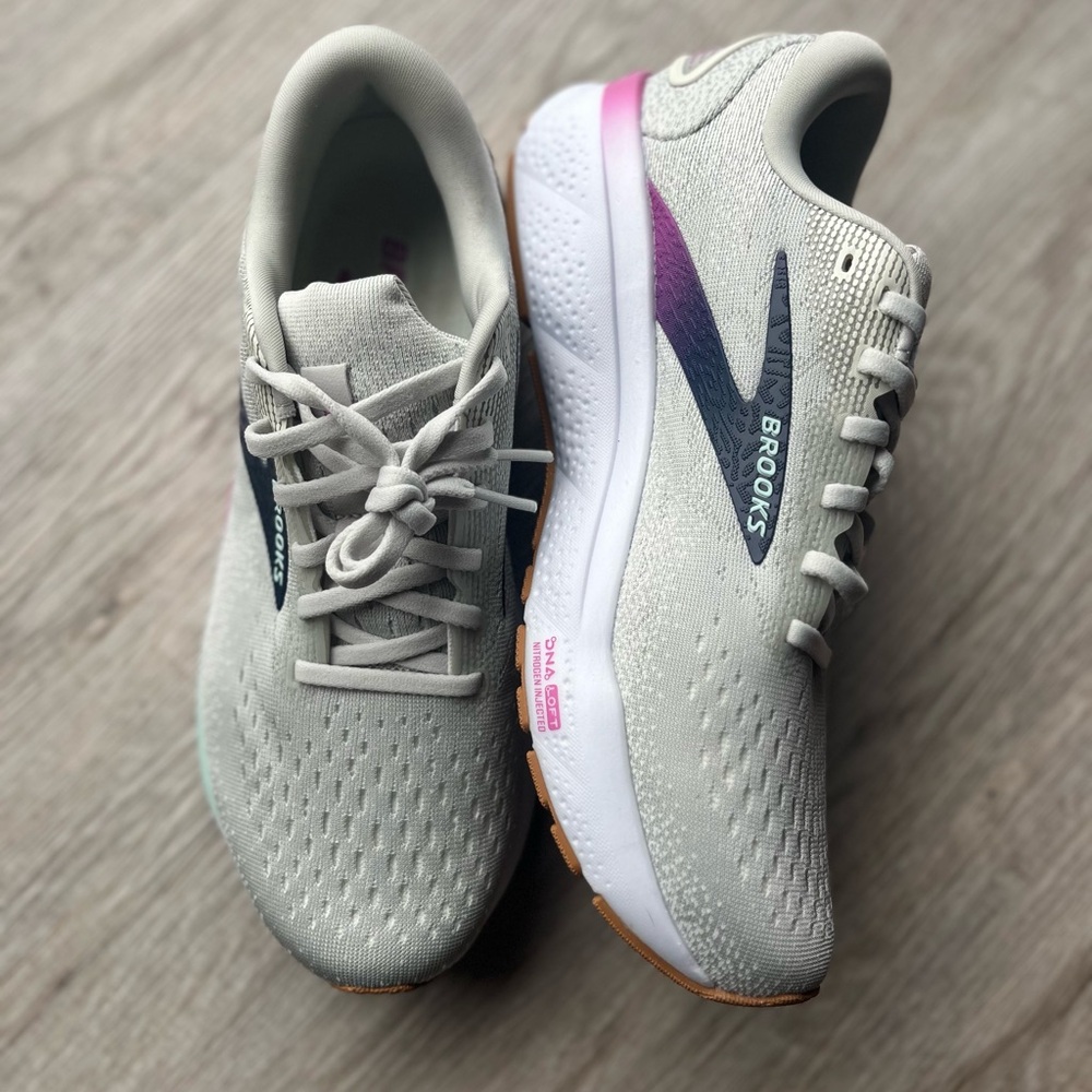 Brooks Women's Ghost 16s Running Shoes